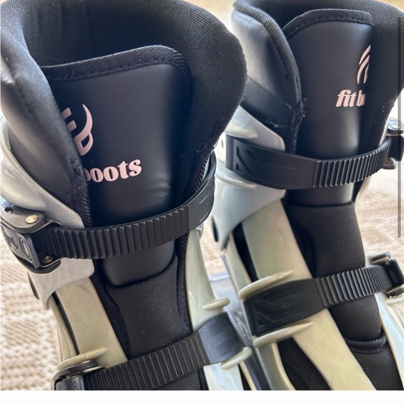 KANGOO JUMPS XR3 WHITE EDITION IN SILVER/BLACK Size small (6-8) - Picture 2 of 11